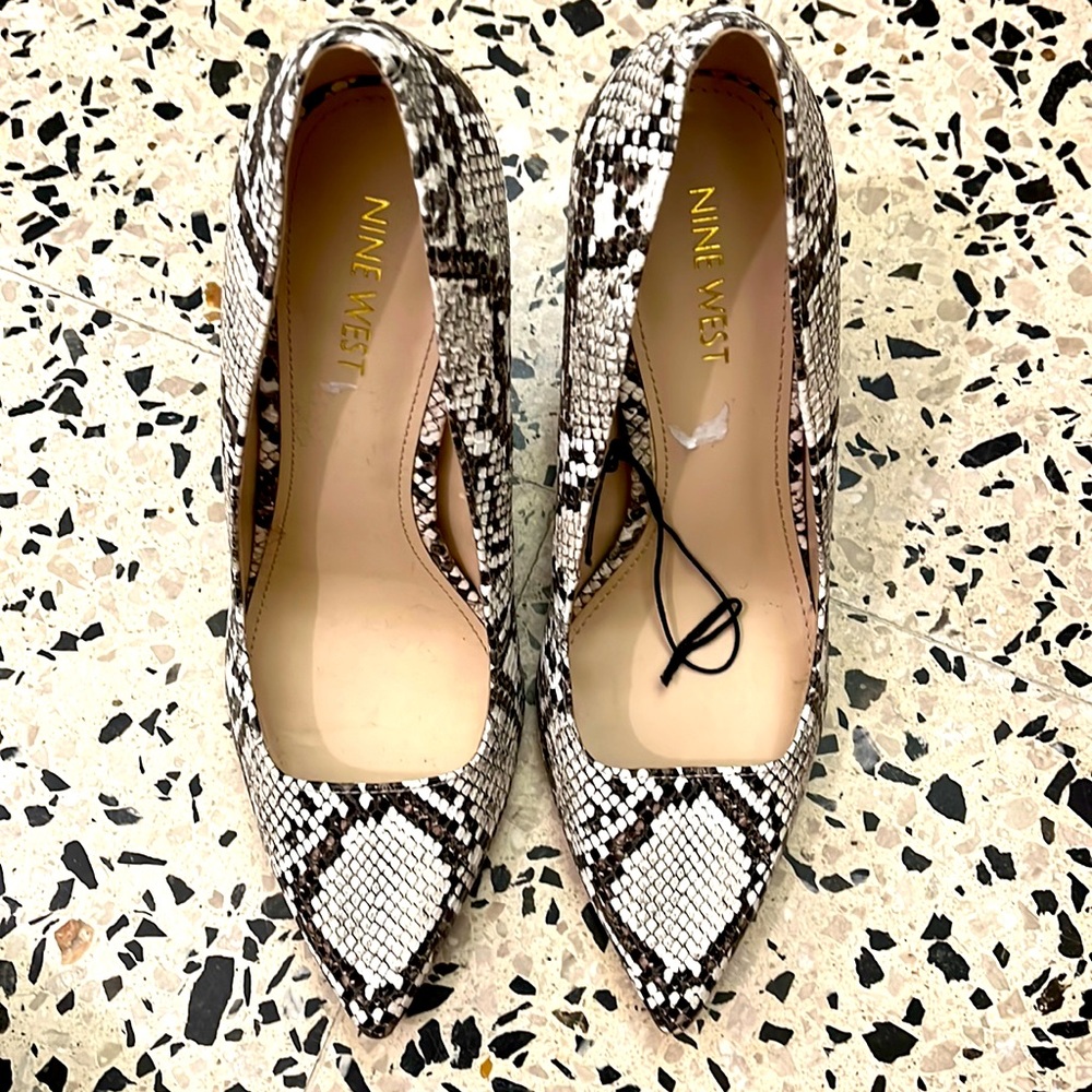 Nine West snake print Pumps.